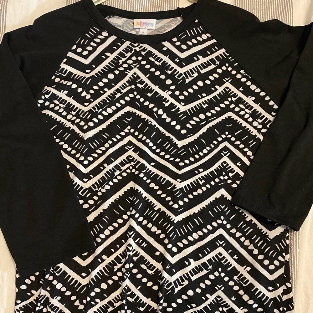Lularoe randy tee